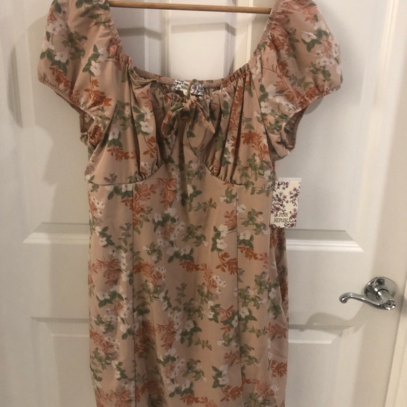 Pink Republic Pink Floral Dress with Puff Cap Sleeves - Picture 11 of 15
